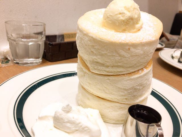天神 Gramのプレミアムパンケーキ極ウマすぎ 至高の口溶けふわぷる感に昇天 まつろぐ