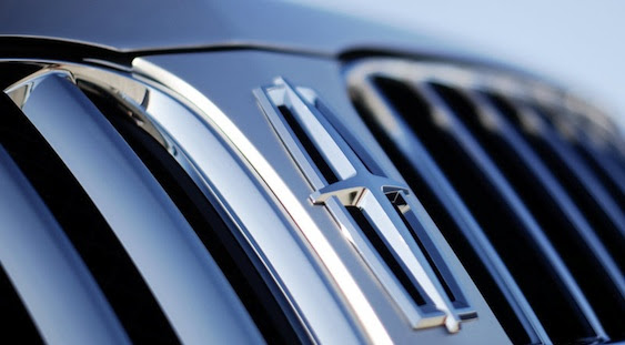 2011 Lincoln MKS Pics