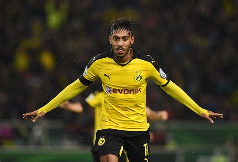 Get the latest borussia dortmund news, photos, rankings, lists and more on bleacher report. Borussia Dortmund Wallpapers Images Photos Pictures Backgrounds
