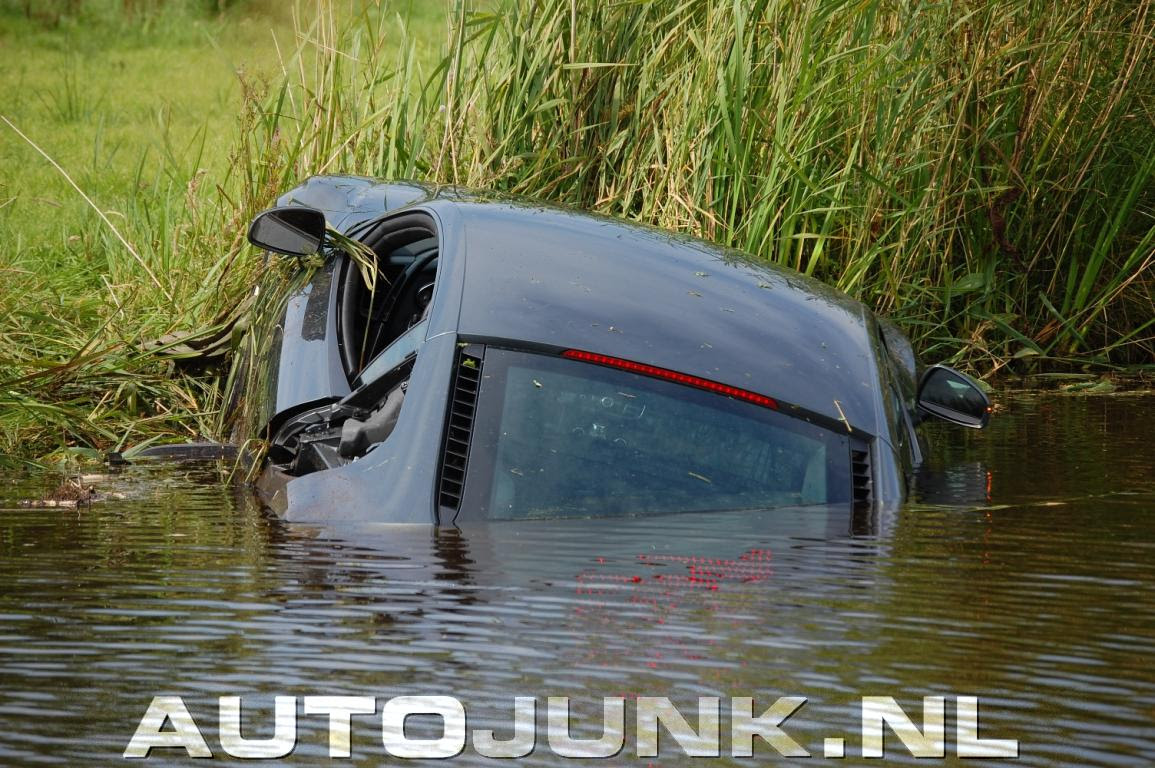 Audi R8 Crash (Garage Van