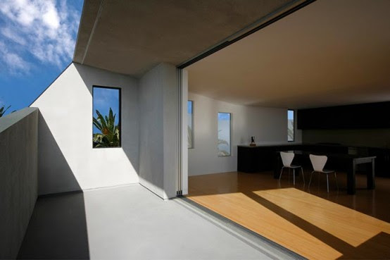 California, clean house design, small house, surf house, XTEN Architecture 