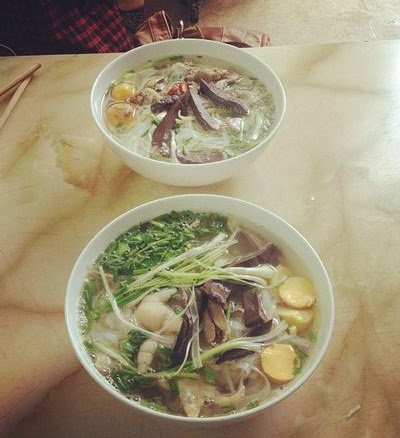 bun-chan-ga-rut-xuong-va-lu-chao-long-pho-mai-hac-de-1