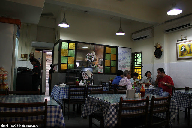 Wok & Pan - Interior