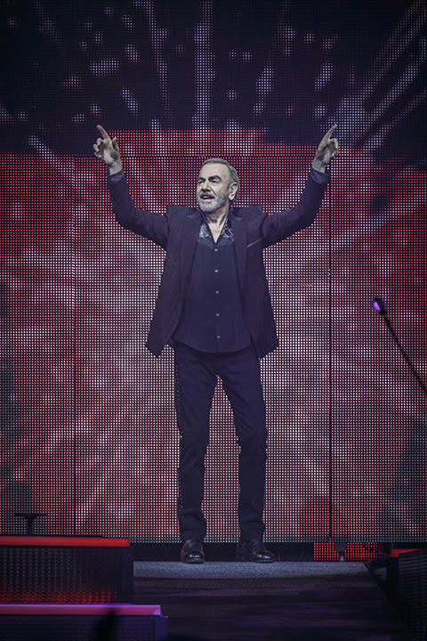 Neil Diamond glad his hit Sweet Caroline is offering people ...