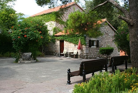 Insula Sfantul Stefan - Sveti Stefan din Muntenegru