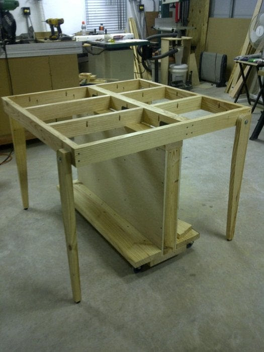 folding assembly table woodworking plan from wood magazine