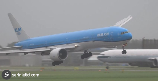 KLM Uçağının İnişteki Zor Anları