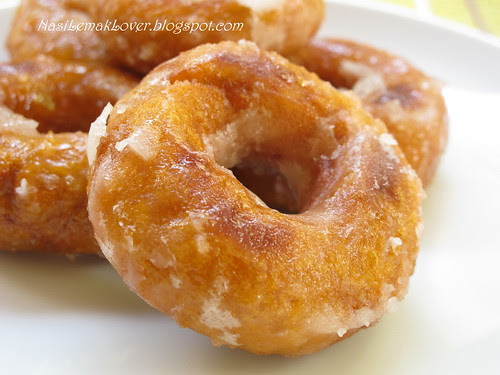 Kueh Keria / Fried sweet potato donut
