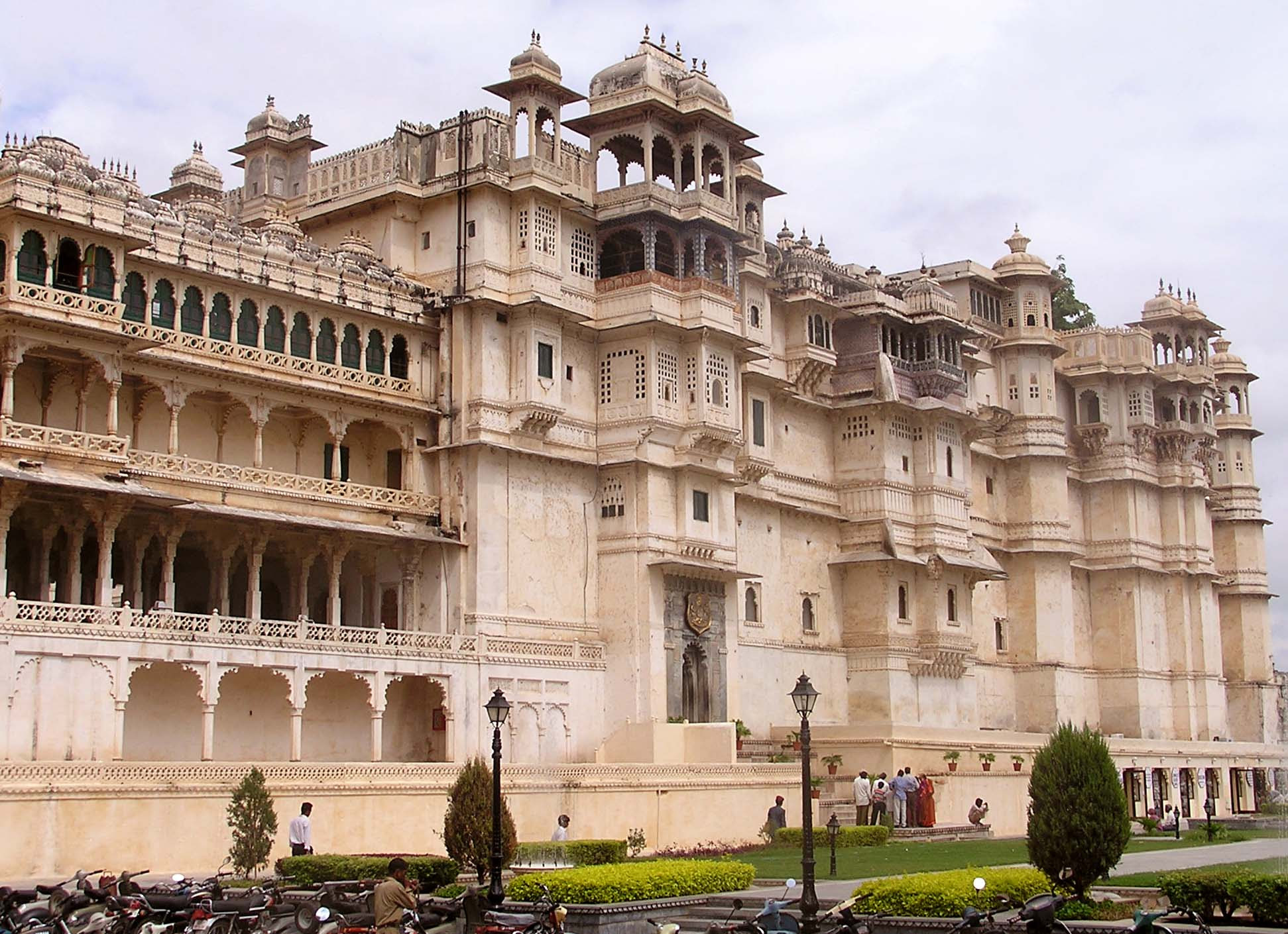 Fileudaipur City Palace Jpg Wikipedia The Free Encyclopedia