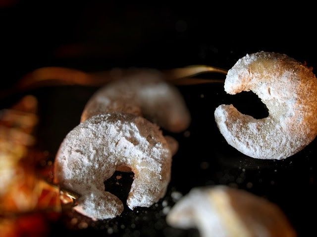 Vanillekipferl (Vanilla Crescents)