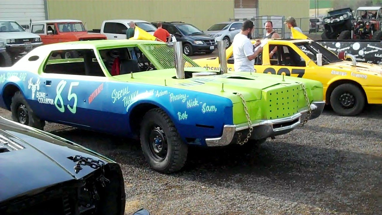 Demolition Derby Car SHOW!! Best off show 2013 Smash Bash - YouTube