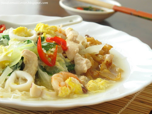 Cantonese Style Fried noodles