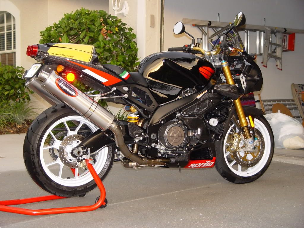 aprilia tuono 2004