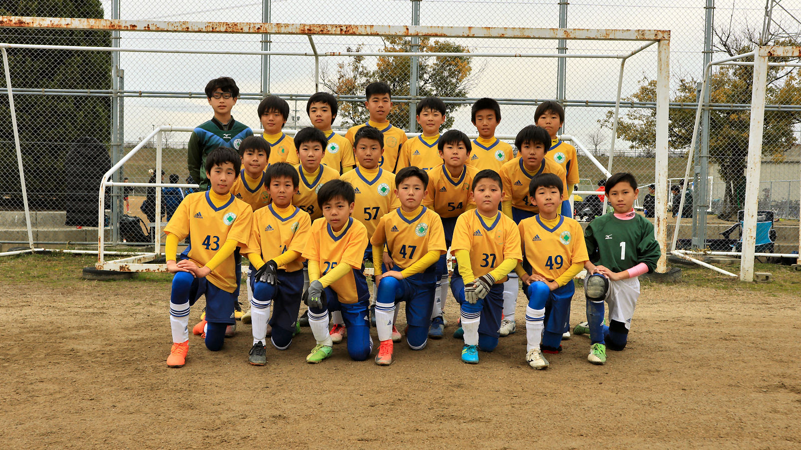 青少年サッカー大会 第３０回 集合写真 ハーバーｊキッカーズ 柏原市ｓｓｃ 若宮レックスｆｃ 玉手ｆｃ 八尾南山本ｊｓｃ 八尾大正ｆｃ 長池つばさ ｆｃフューチャーズ ｆｃトウマロウウズ八尾東 生野ヒーローズ 大阪市ジュネッスｆｃ 旭ヶ丘ｊｓｃ 八尾太陽
