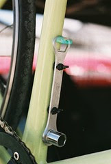 Felt Curbside wheel tool