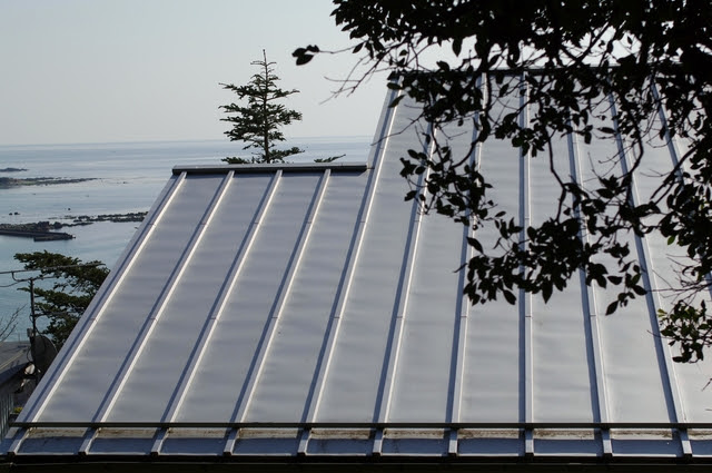 わが家の屋根材 スレートかガルバリウム鋼板で迷ったら 屋根材 屋根と暮らしのスタイルマガジンroofstyle ルーフスタイル