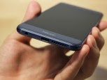 Honor 8 in the hand: Bottom - Honor 8 Hands-on