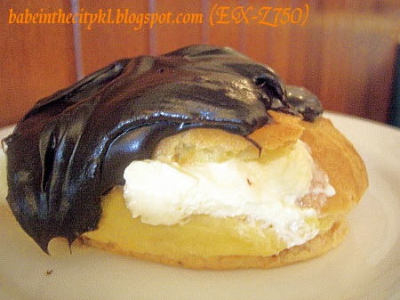 choc eclair RM1.40