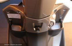 porta-objetos e gancho yamaha neo