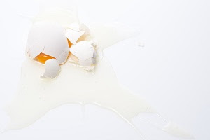 帰国した空港で生卵を投げつけられた韓国代表 大歓迎を受けた日本代表 中国メディア サーチナ