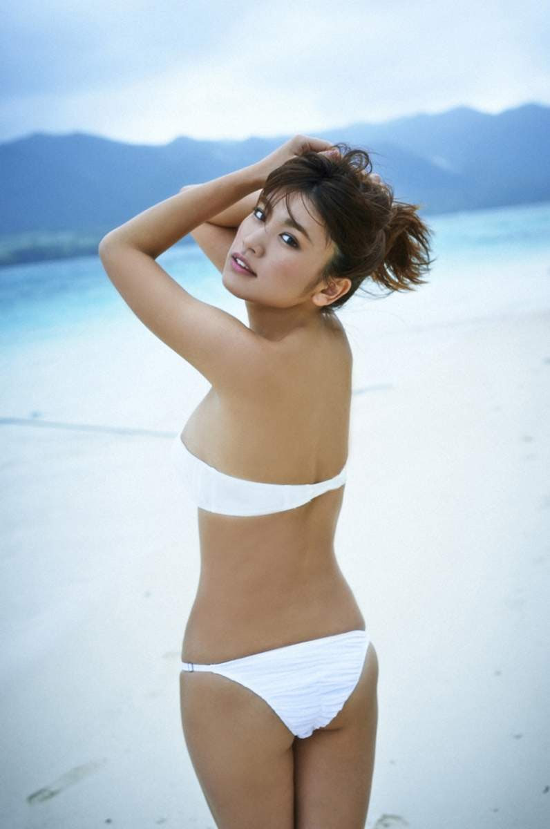 久松郁実 モグラ女子の久松郁実 セクシーな水着画像大公開 アイドルチャンネル