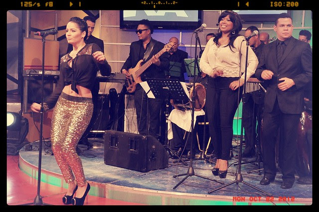 Tueska en Divertido con Jochy