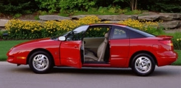 saturn 3 door
