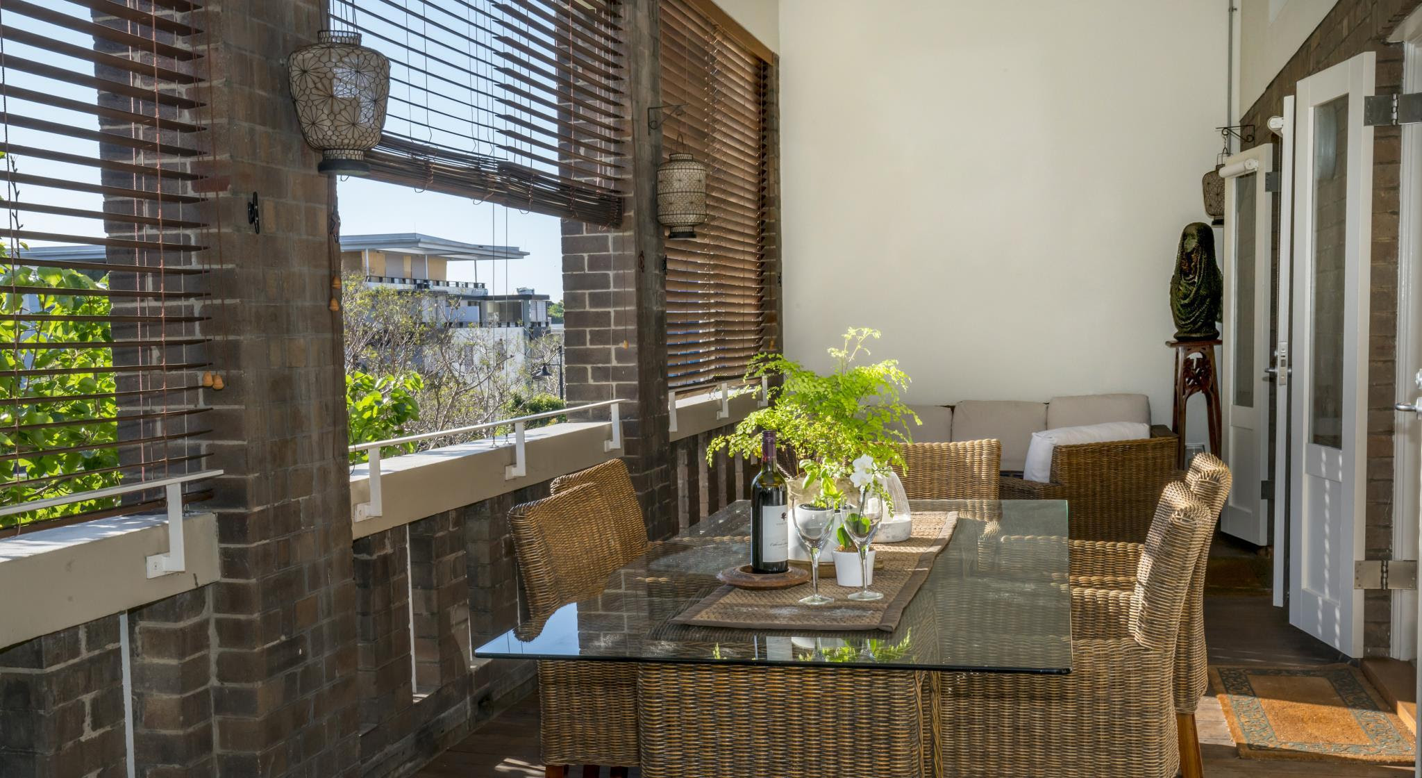 Review Quiet Courtyard | Urbanite