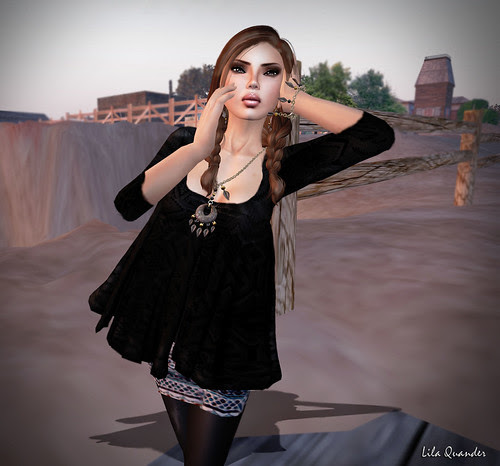 Peqe Navaho Tunic - Noir (Close)