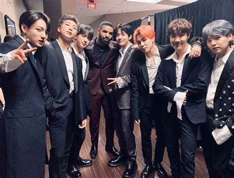 bts berpose  sejumlah selebriti dunia  billboard