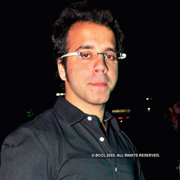 Shankar Sawhney and Suniel Parashar during the wedding Shankar Sawhney and Suniel Parashar during the wedding