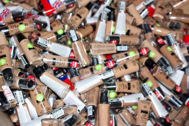 overstock cosmetics in Spain