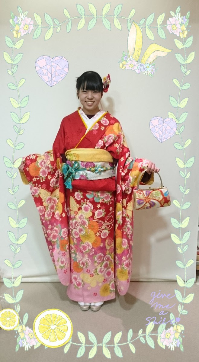 姫路市の成人式振袖レンタル 可愛い赤い振袖 姫路の振袖 袴 ドレス レンタルは山陽百貨店4f貸衣装マリリンハウス