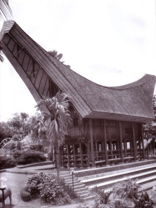 rumah-toraja-kecil.jpg