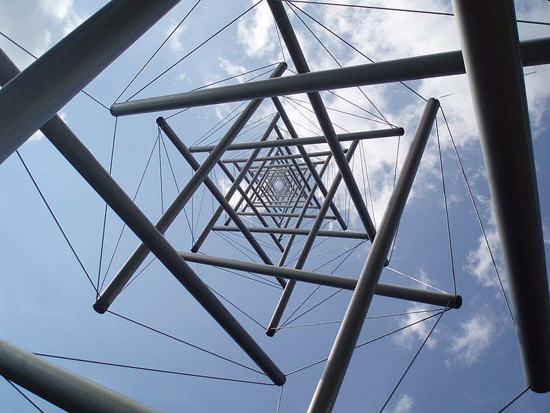 Kenneth Snelson - Needle Tower