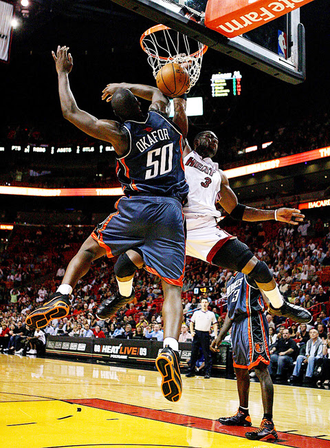 dwyane wade dunking on kendrick perkins. Dwyane+wade+dunking