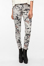 BDG Twig High-Rise Jean- Grey Dip-Dye Roses