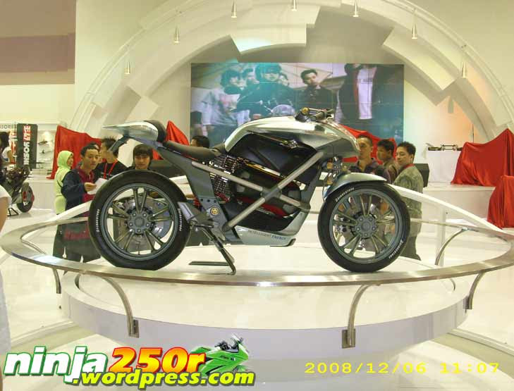 Suzuki Crosscage Image Gallery