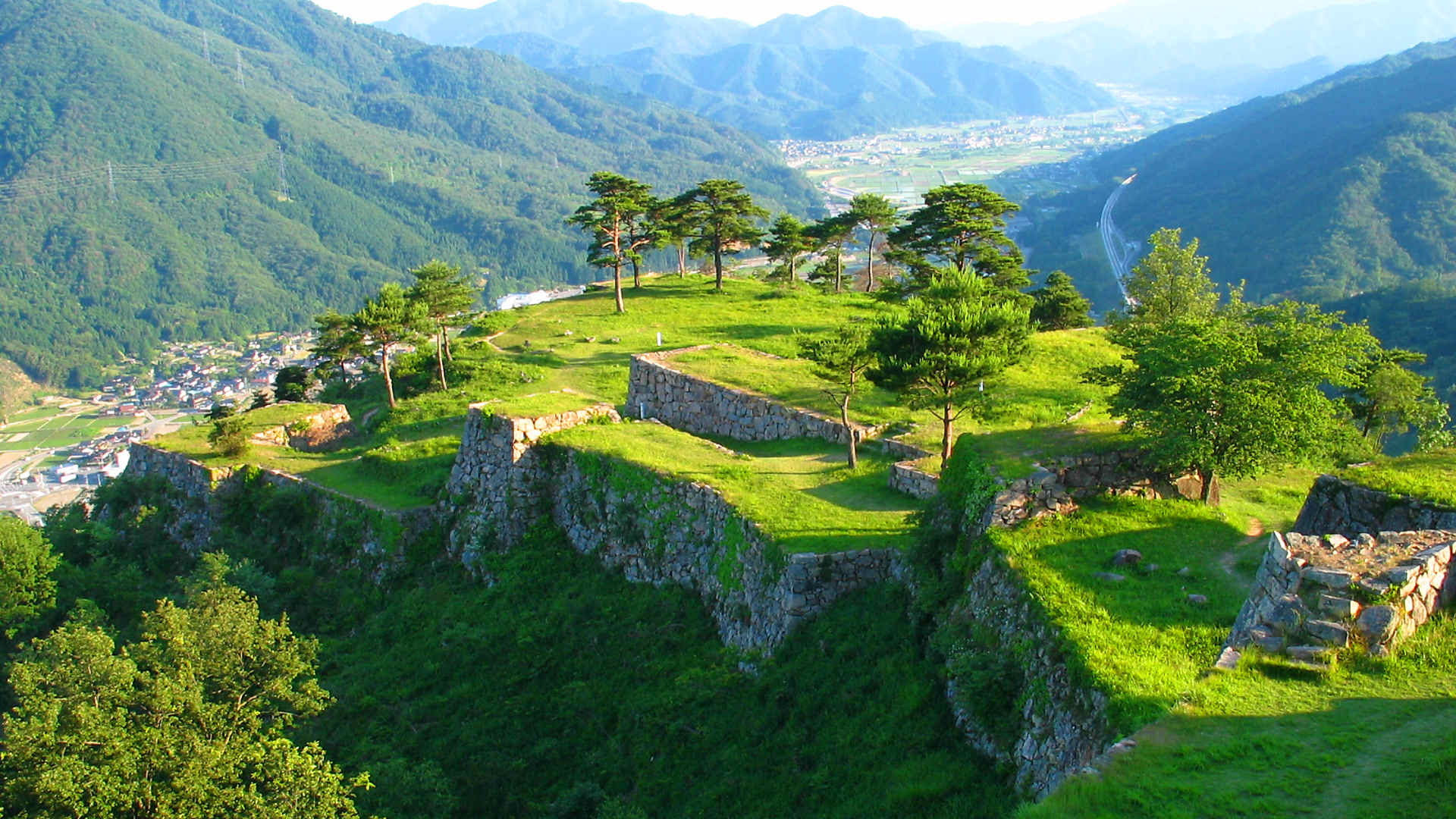 竹田城跡 天空の城と呼ばれる竹田城跡の絶景を高画質写真で紹介 場所 アクセス 駐車場 撮影スポットまで竹田城の魅力をまとめて紹介
