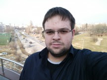 Selfie samples - outdoor, good light: OnePlus 3T - Oneplus 3T vs. Google Pixel XL