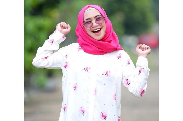 Gaya Jilbab Ria Ricis
