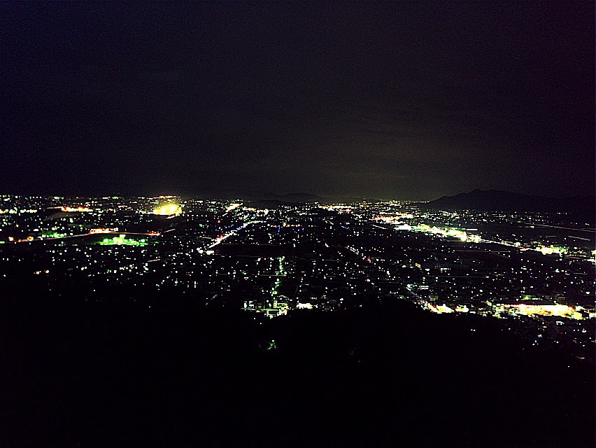 Yの日記 夜景撮影へ出かけるぜ アイフォン大好き野郎 夜をキレイに撮るアプリ 夜撮カメラ の検証 その2