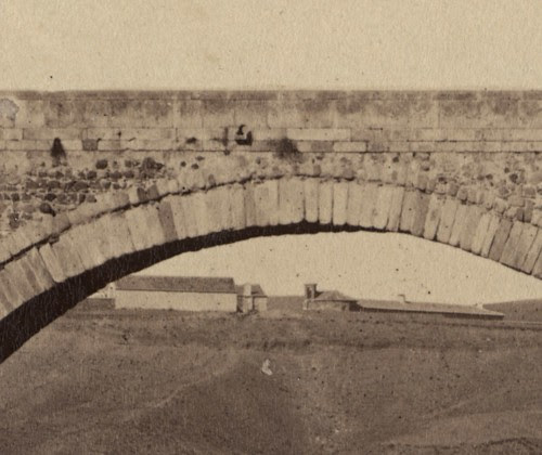 Ermita de San Eugenio vista tras el Puente de Alcántara. Fotografía de Jean Laurent. Frances Loeb Library, Graduate School of Design, Harvard University. H. H. Richardson Collection