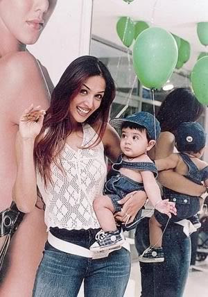 http://img.photobucket.com/albums/v105/ApunBindaas/blogspot/malaika2.jpg