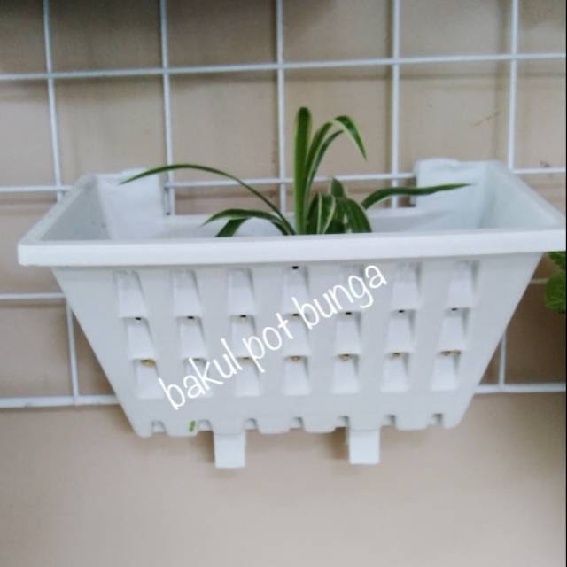 18+ Pot Tempel Dinding Putih