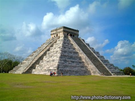 chichenitza temple photopicture definition  photo