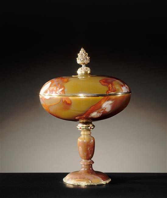 Coupe ovale en agate, entrée dans la collection de Louis XIV entre 1669 et 1673 – Milan, troisième quart du XVIe siècle - Paris, Musée du Louvre