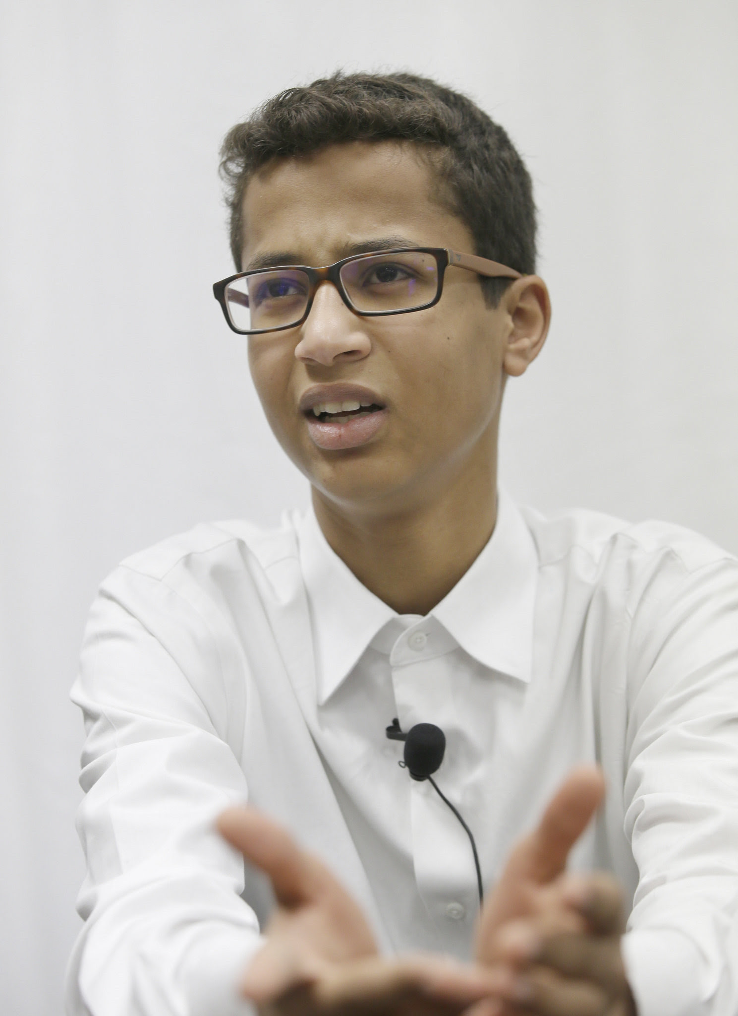 Family of Ahmed Mohamed, Muslim teen arrested in Texas for ...