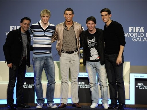 messi and ronaldo. Iyo Messi Oo La Dheelmaday