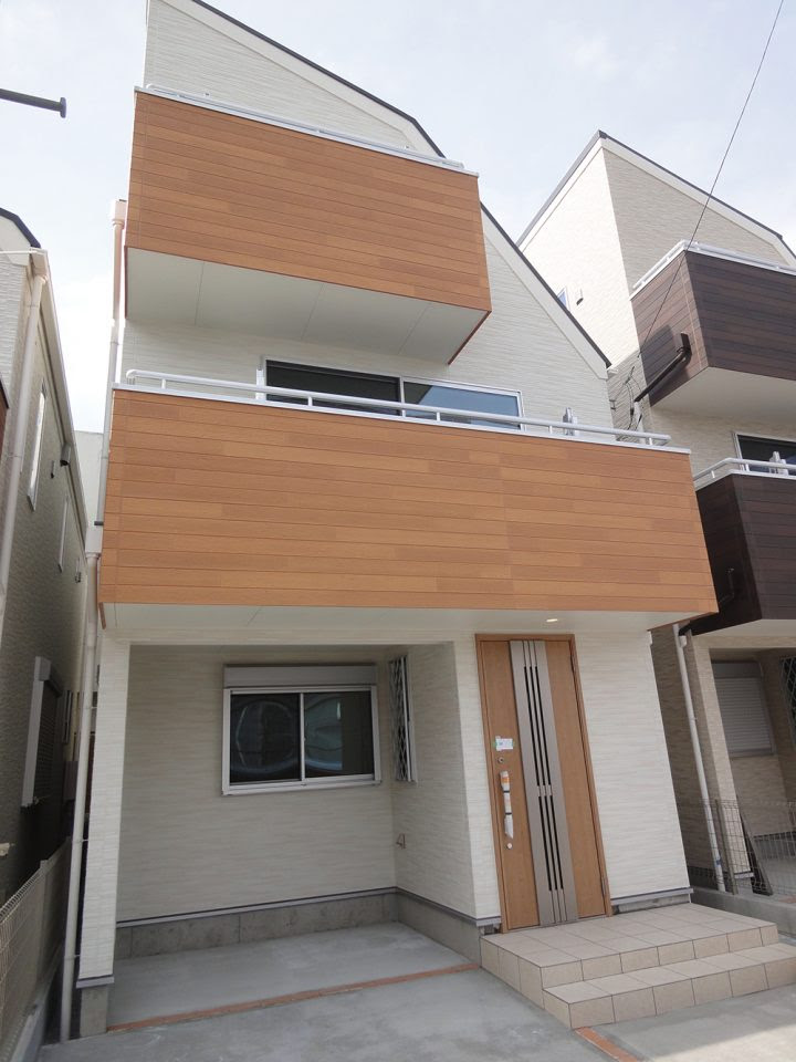 白と木目調がさわやかな印象の外壁 施工事例 葛飾区を中心に注文住宅を建てるならカスミ建設